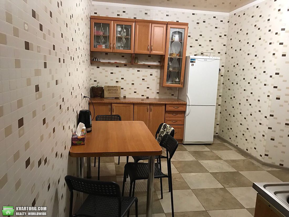 Rent out 2-room apartment. Киев,  Вильямса — photo 2