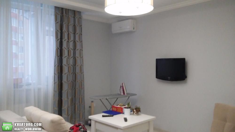 Rent out 2-room apartment. Киев,  Вильямса — photo 2