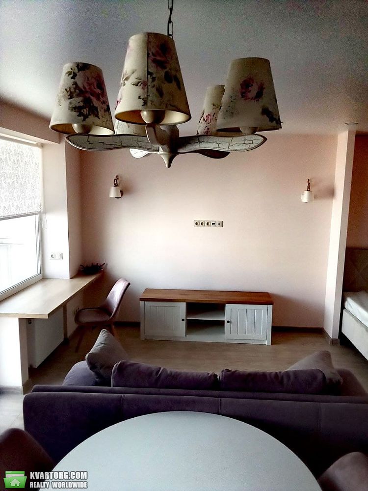 Rent out 1-room apartment. Киев,  Мазепы — photo 9