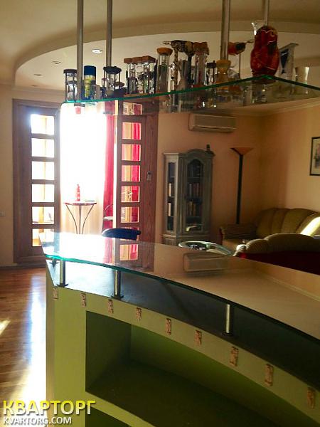 Rent out 3-room apartment. Киев,  Предславинская — photo 3