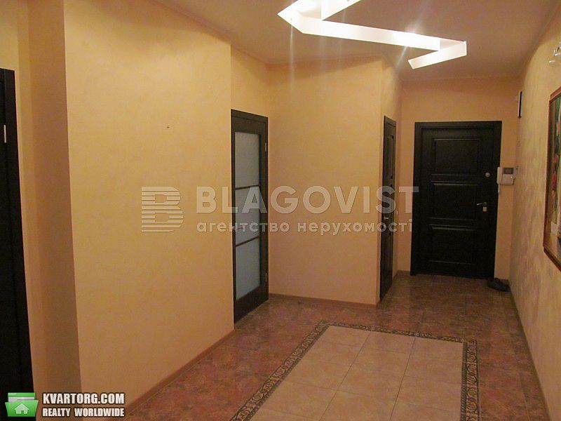 Rent out 4-room apartment. Киев,  Щорса — photo 7