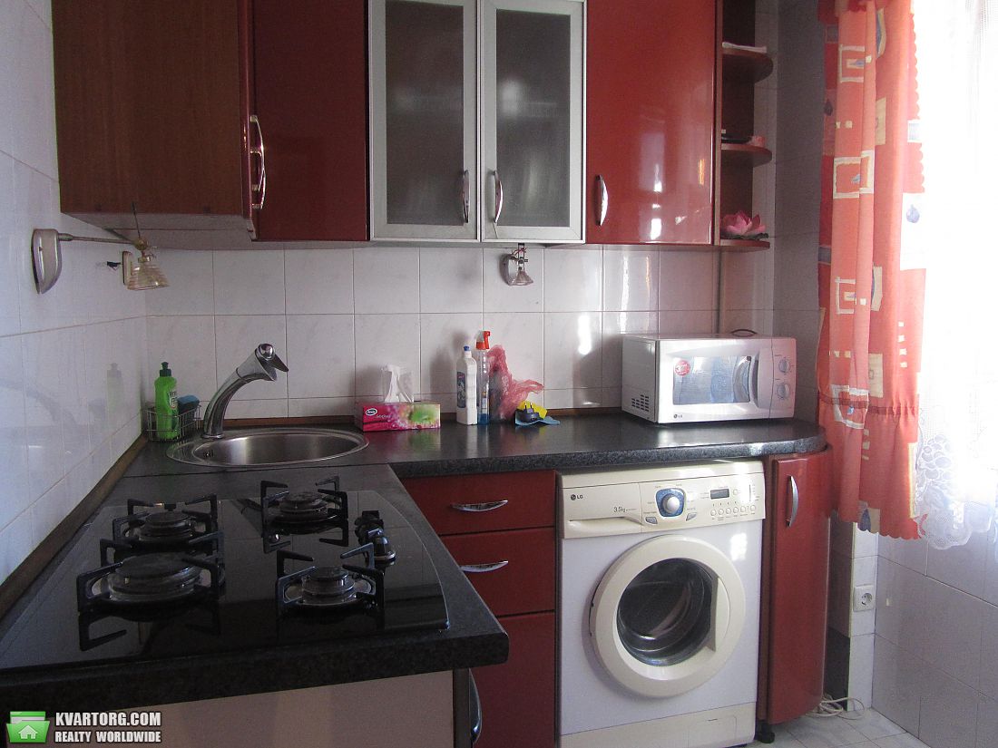 Rent out 2-room apartment. Одесса, Светлый переулок — photo 1