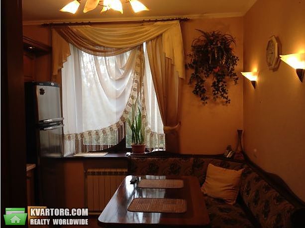 Rent out 3-room apartment. Киев,  Мельникова — photo 6