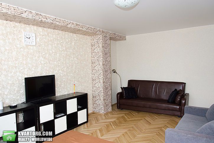 Rent out 2-room apartment. Днепропетровск, Проспект Яворницкого — photo 1