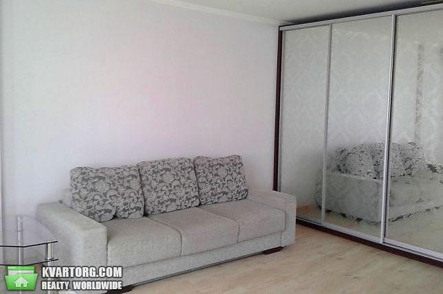 Rent out 1-room apartment. Киев,  Луначарского — photo 1