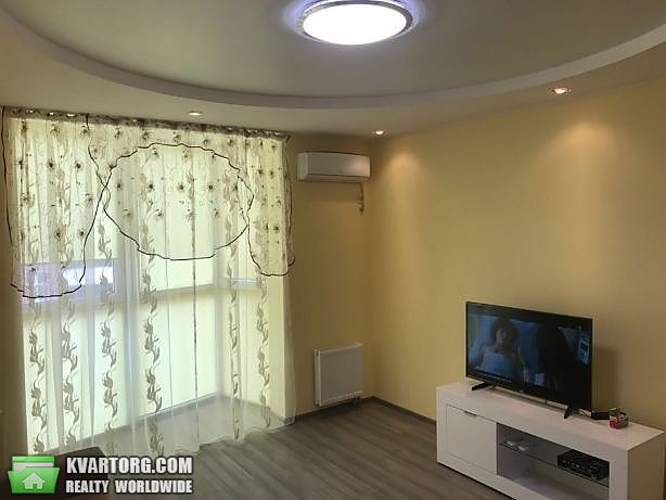 Rent out 2-room apartment. Киев,  Драгоманова — photo 4