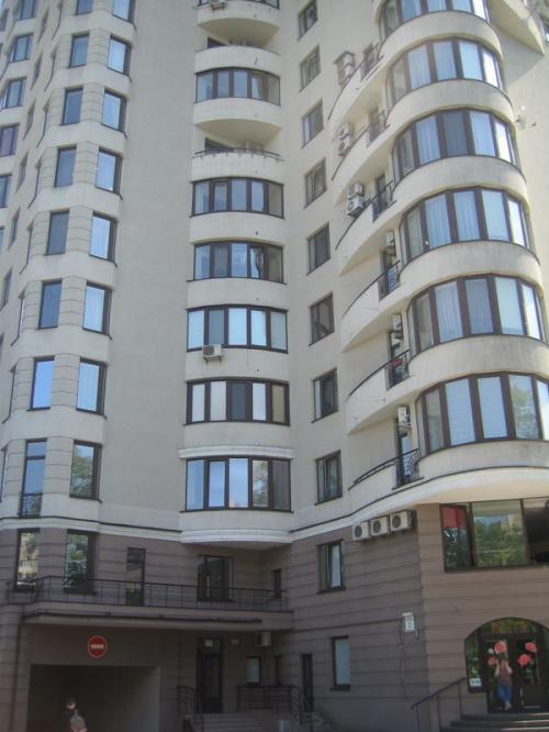 Rent out office. Киев, Молдавская 2 — photo 1