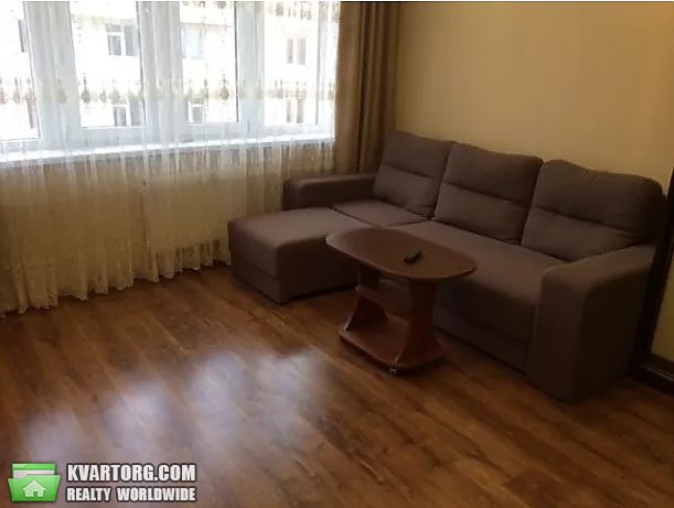 Rent out 1-room apartment. Киев,  Олевская — photo 1