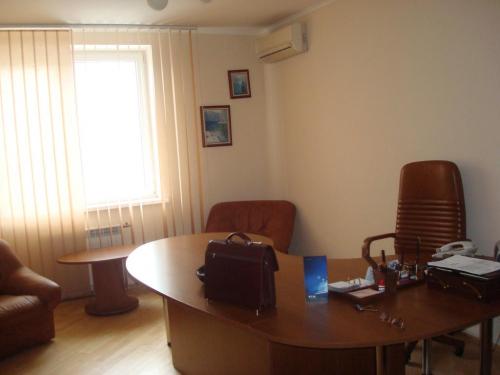 Rent out office. Киев, Щорса — photo 1