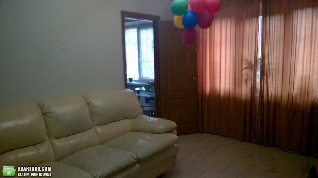 Sell 3-room apartment. Киев, Метростроевская — photo 2