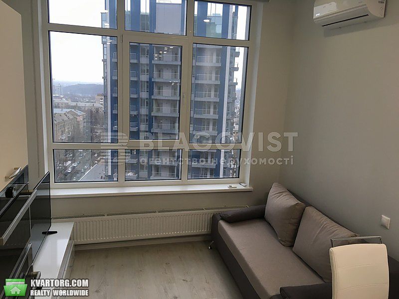 Rent out 1-room apartment. Киев, Маккейна Джона — photo 2