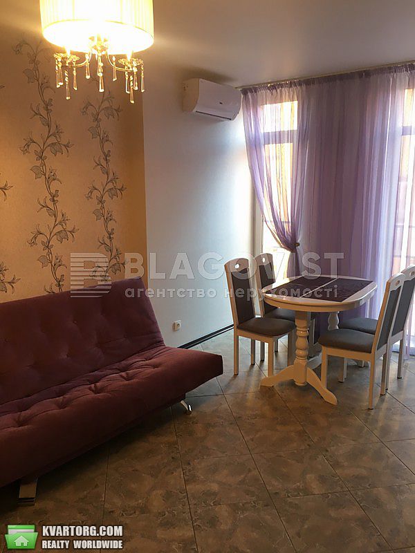 Rent out 2-room apartment. Киев, Регенераторна — photo 4