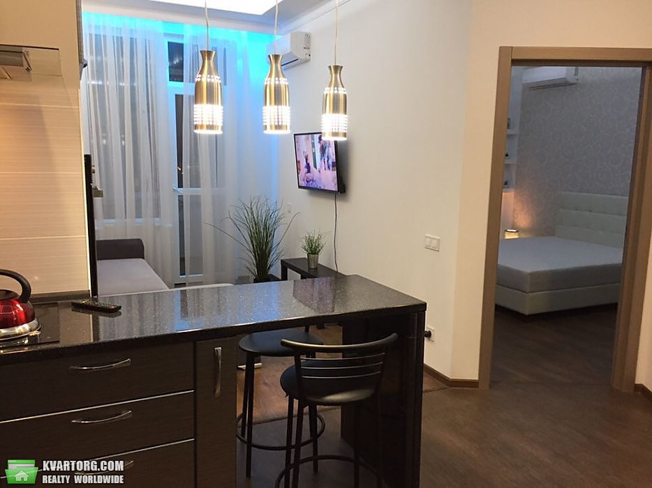 Rent out 2-room apartment. Киев,  Руданского — photo 5