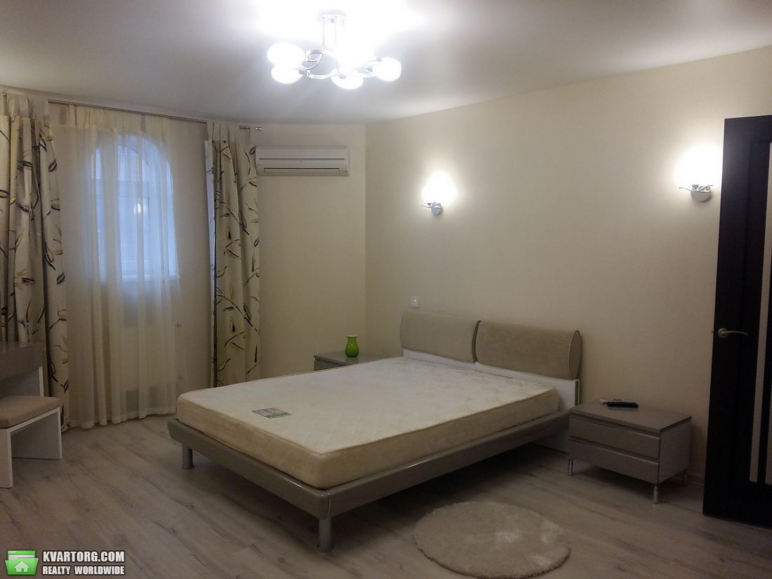 Rent out 3-room apartment. Днепропетровск, Исполкомовская — photo 1