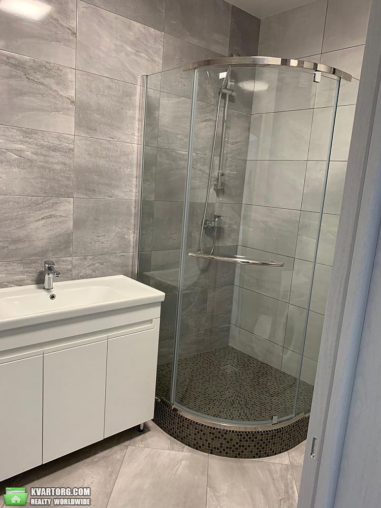 Rent out 2-room apartment. Киев,  Липковского — photo 8