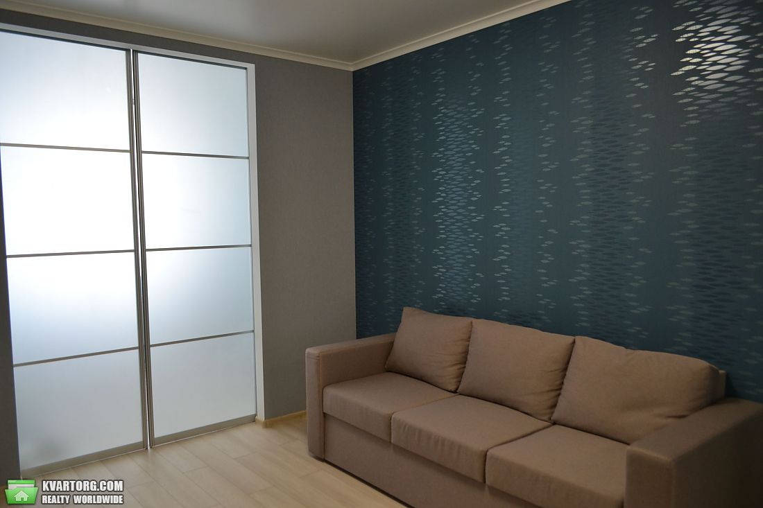 Rent out 1-room apartment. Киев,  Ломоносова — photo 1