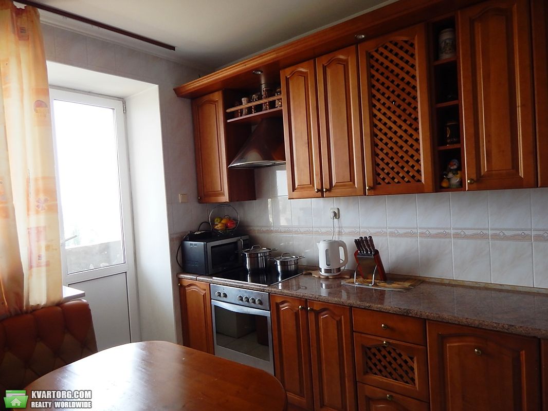 Rent out 2-room apartment. Киев,  Верховного Совета бул — photo 3