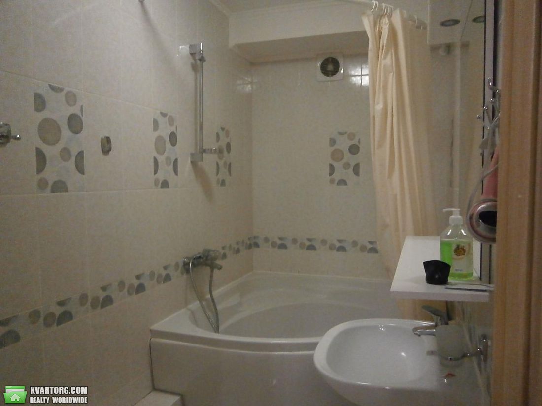 Rent out 2-room apartment. Киев,  Леси Украинки бул — photo 9