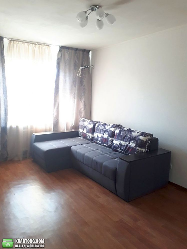 Rent out 2-room apartment. Киев,  Гмыри — photo 1