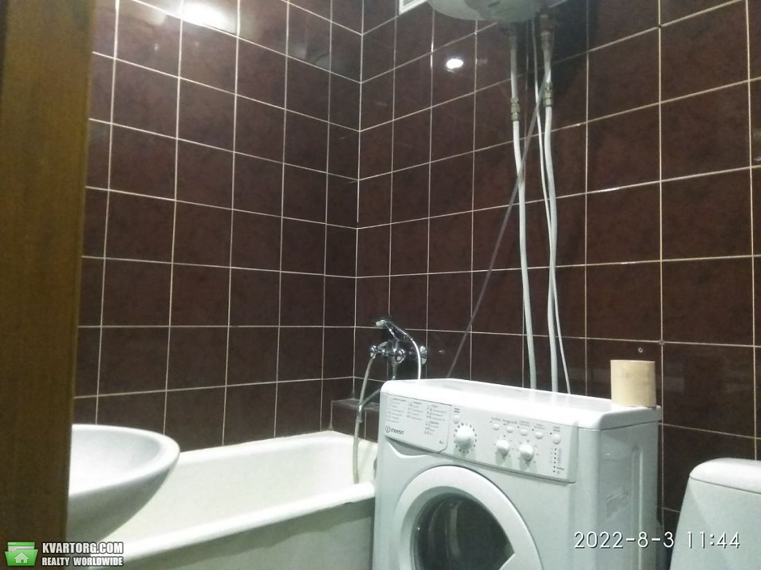 Rent out 2-room apartment. Киев,  Салютная — photo 7
