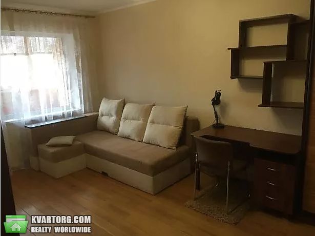 Rent out 2-room apartment. Киев,  Урловская — photo 2