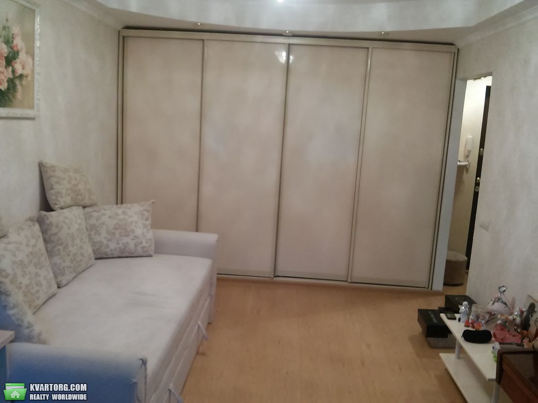 Rent out 1-room apartment. Киев,  Днепровская наб — photo 3