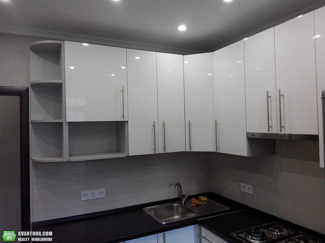 Rent out 2-room apartment. Киев,  Большая Окружная — photo 1
