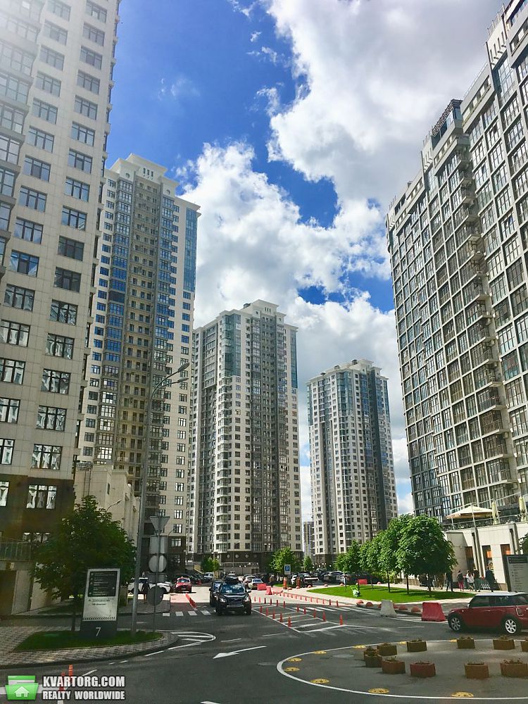 Sell 4-room apartment. Киев, Драгомирова — photo 1
