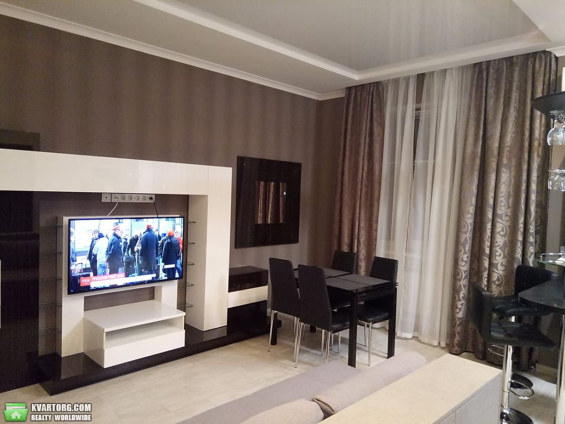 Rent out 3-room apartment. Киев,  Дружбы Народов бул — photo 1