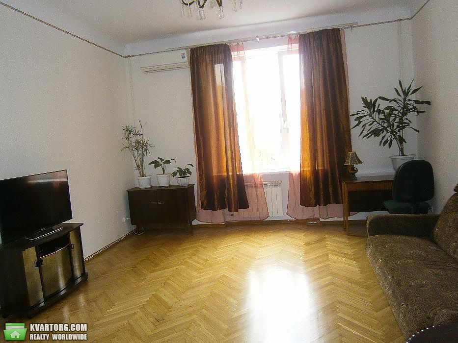 Rent out 2-room apartment. Киев,  Верхний Вал — photo 3