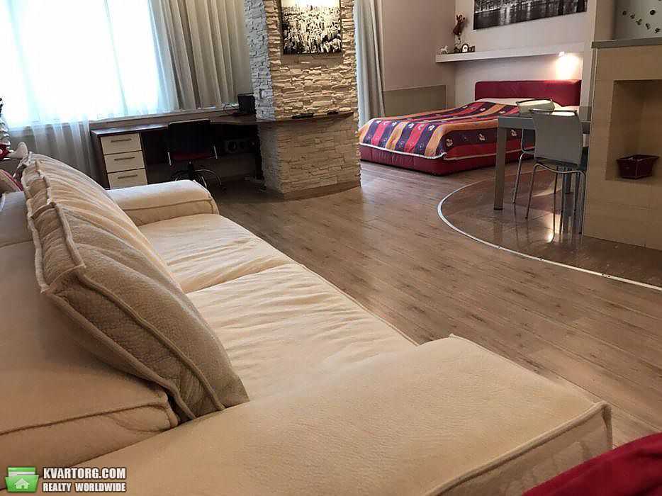 Rent out 1-room apartment. Киев,  Щорса — photo 1