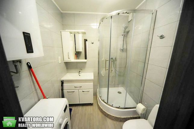 Rent out 2-room apartment. Киев,  Каблукова — photo 2