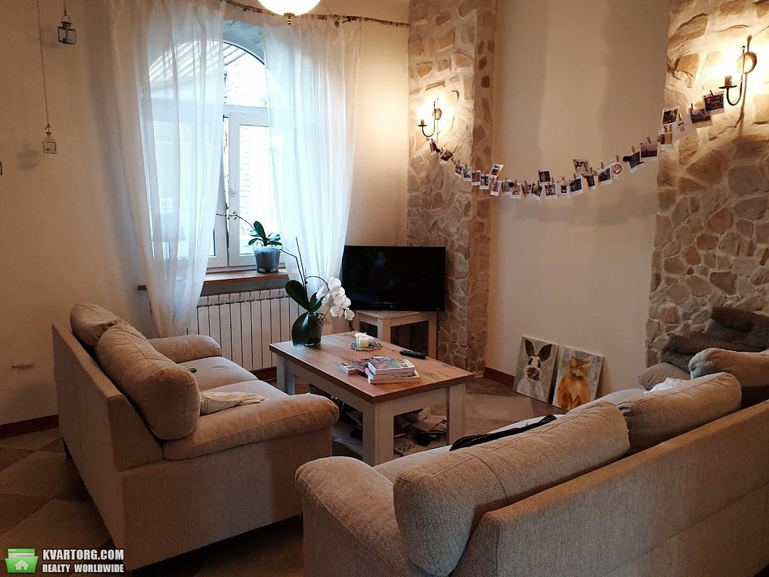 Rent out 3-room apartment. Киев,  Обсерваторная — photo 1