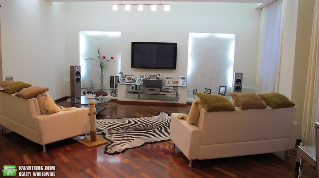 Rent out 3-room apartment. Киев,  Павловская — photo 1