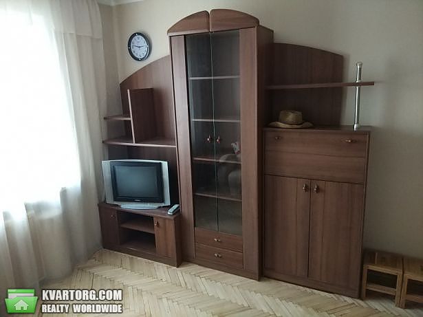 Rent out 3-room apartment. Киев,  Почайнинская — photo 8
