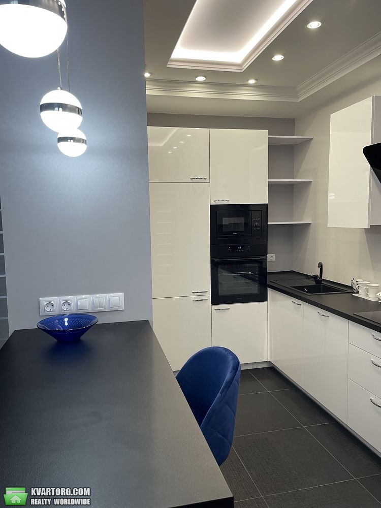 Rent out 2-room apartment. Киев,  Драгоманова — photo 1
