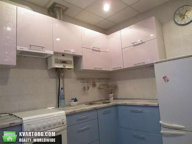 Rent out 2-room apartment. Киев,  Лагерная — photo 1