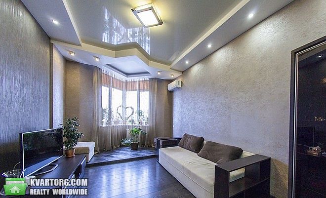 Sell 2-room apartment. Киев,  Щорса — photo 1