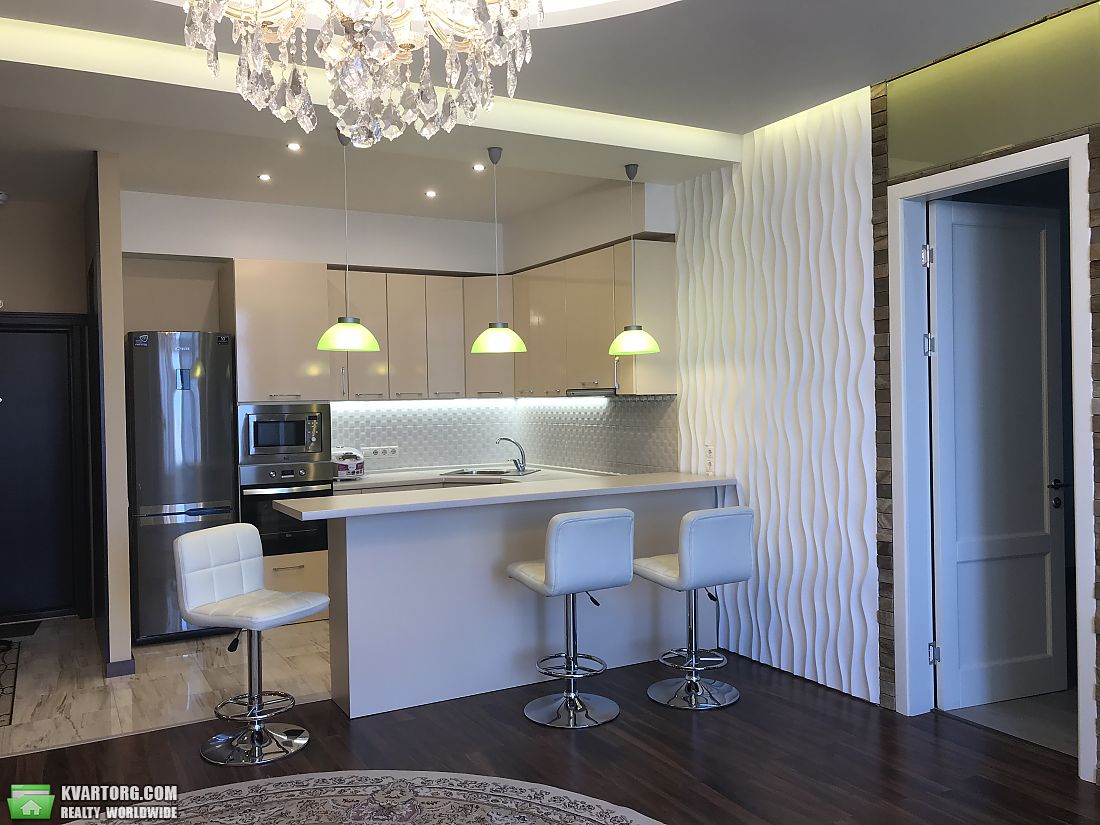 Rent out 3-room apartment. Киев,  Щорса — photo 2