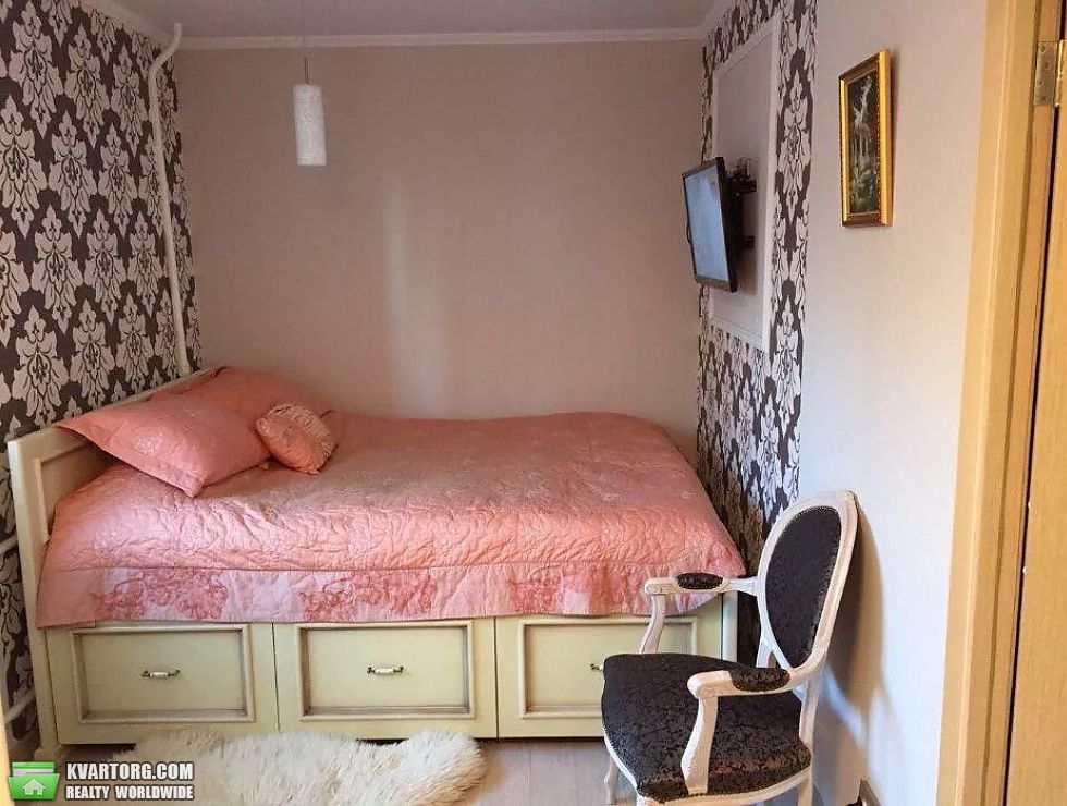 Rent out 2-room apartment. Киев,  Леонида Первомайского — photo 1