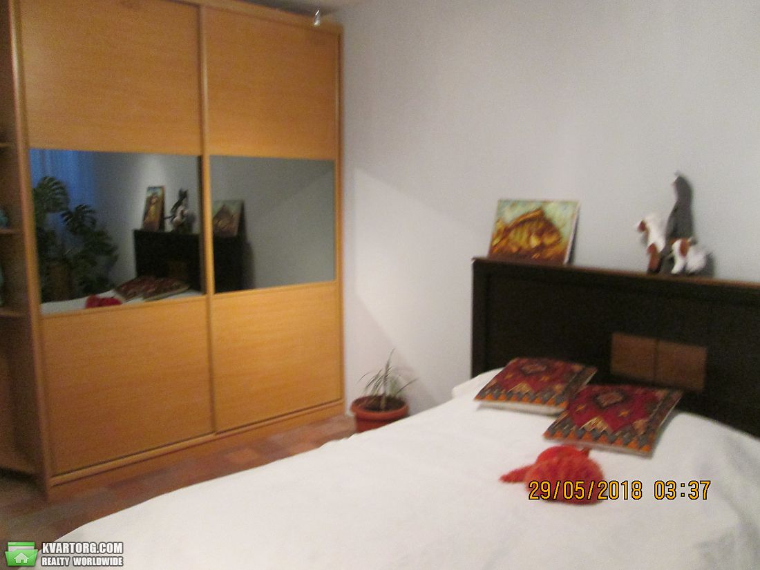 Rent out 2-room apartment. Киев,  Кошица — photo 2