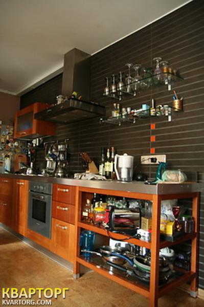 Rent out 2-room apartment. Киев,  Артема — photo 1