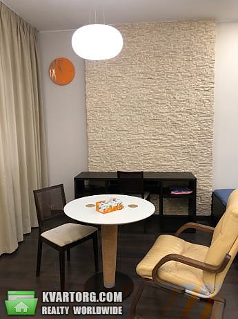 Rent out 1-room apartment. Киев,  Жилянская — photo 3