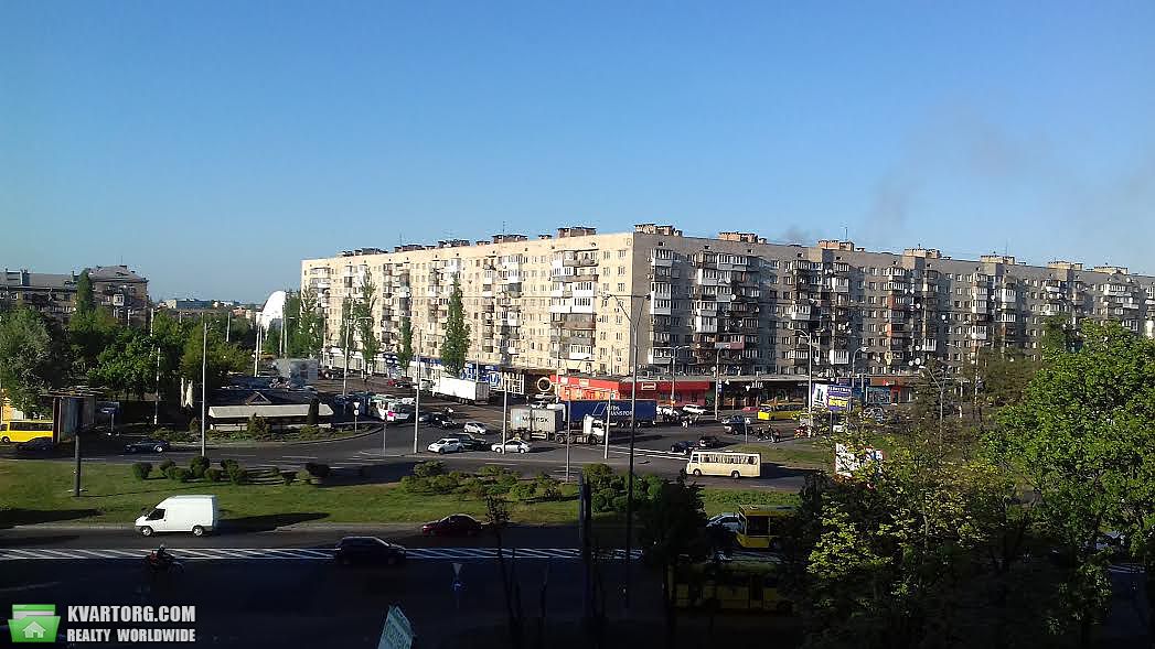Sell 3-room apartment. Киев,  Харьковское шоссе — photo 2
