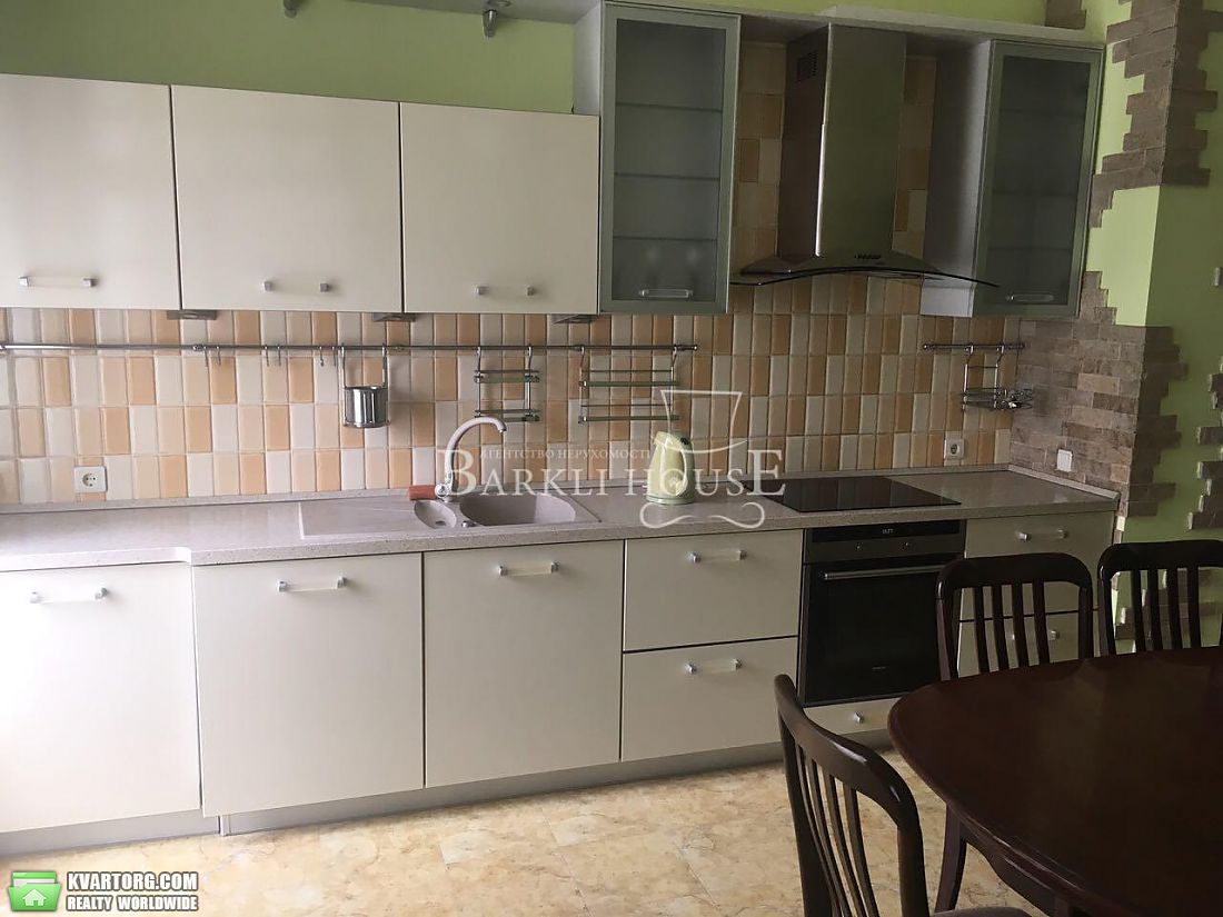 Rent out 3-room apartment. Киев,  Павловская — photo 8