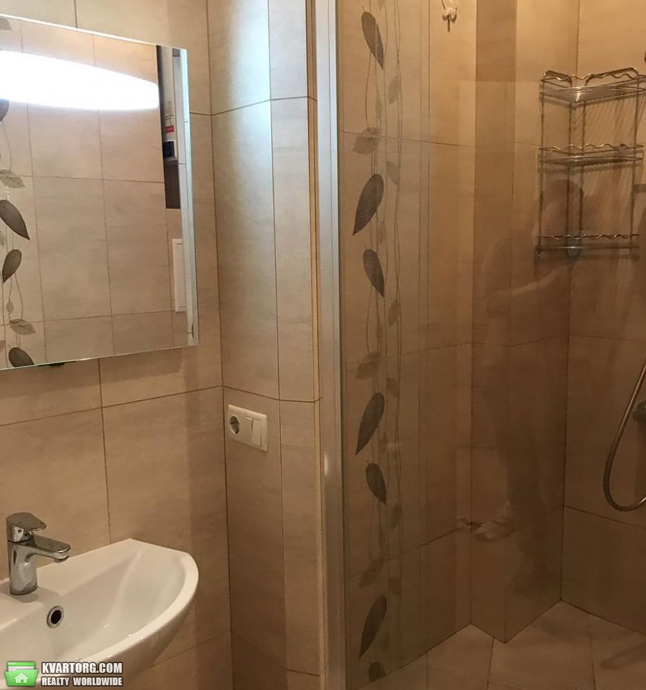 Rent out 2-room apartment. Киев,  Старонаводницкая — photo 8