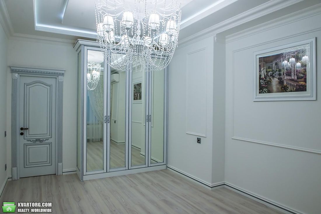 Sell 3-room apartment. Киев,  Драгомирова — photo 5
