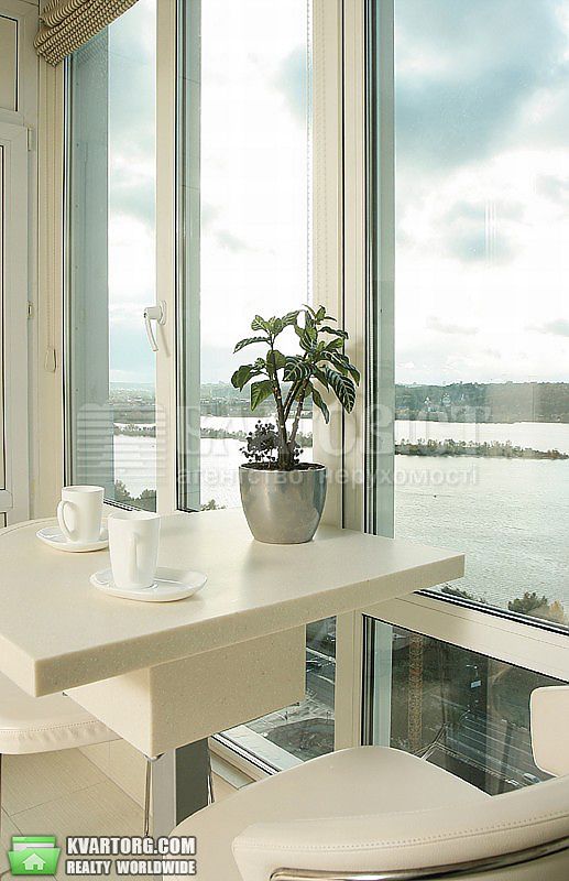 Rent out 2-room apartment. Киев,  Днепровская наб — photo 2
