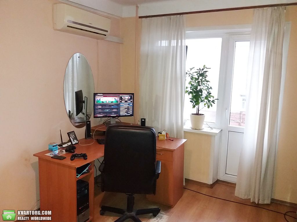 Rent out 2-room apartment. Киев,  Багговутовская — photo 3