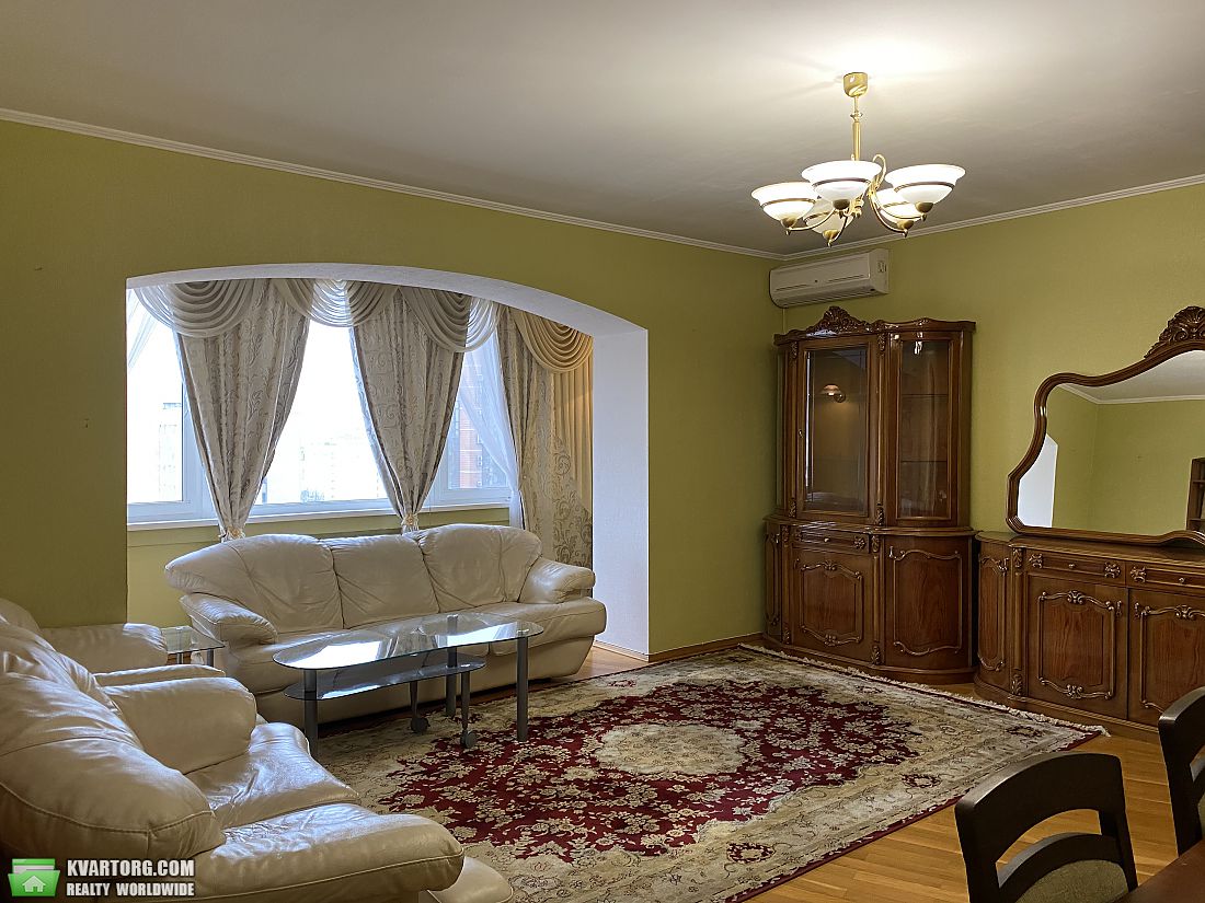 Rent out 4-room apartment. Киев,  Леси Украинки бул — photo 1